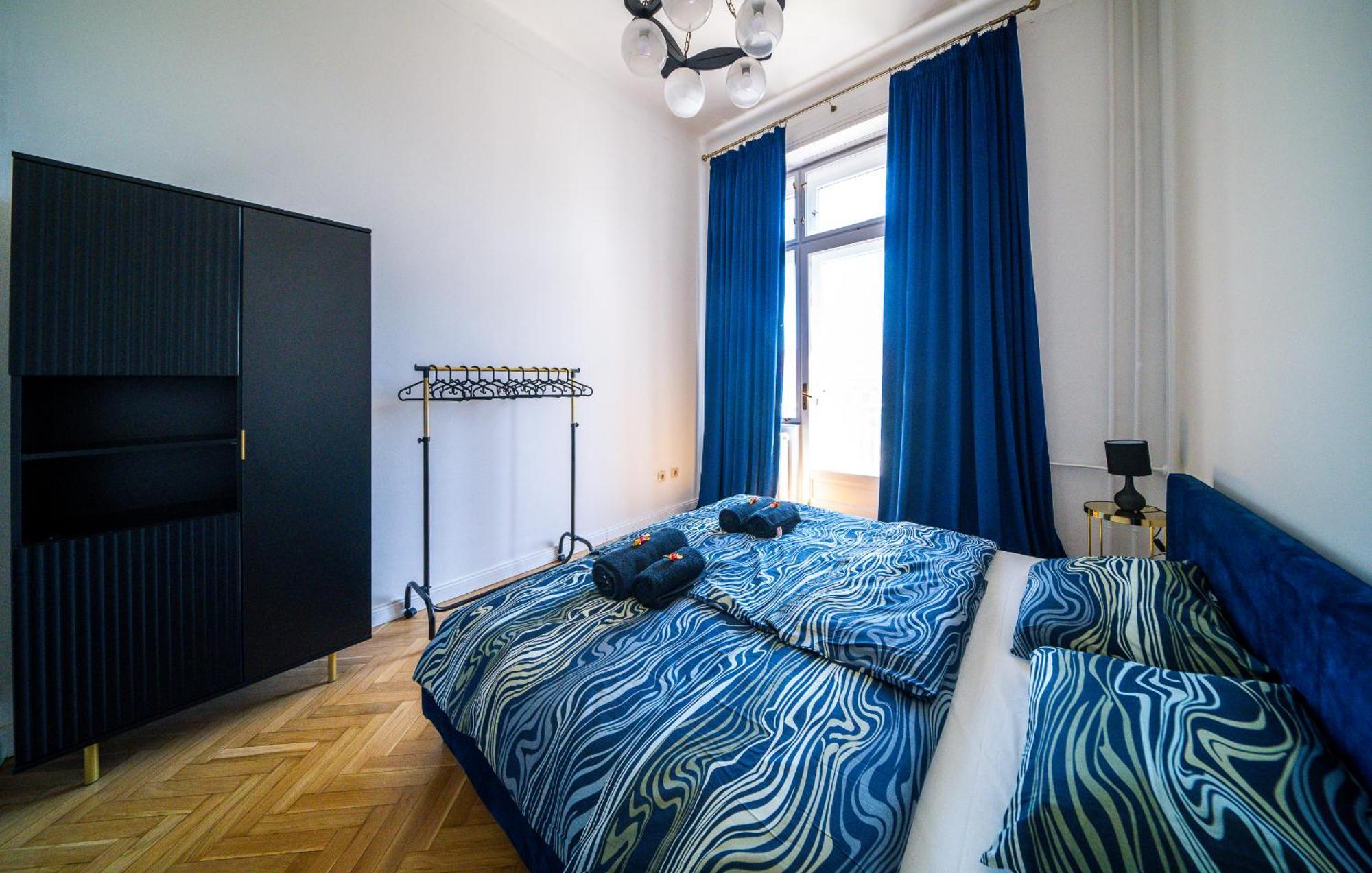 Riverfront Apartman